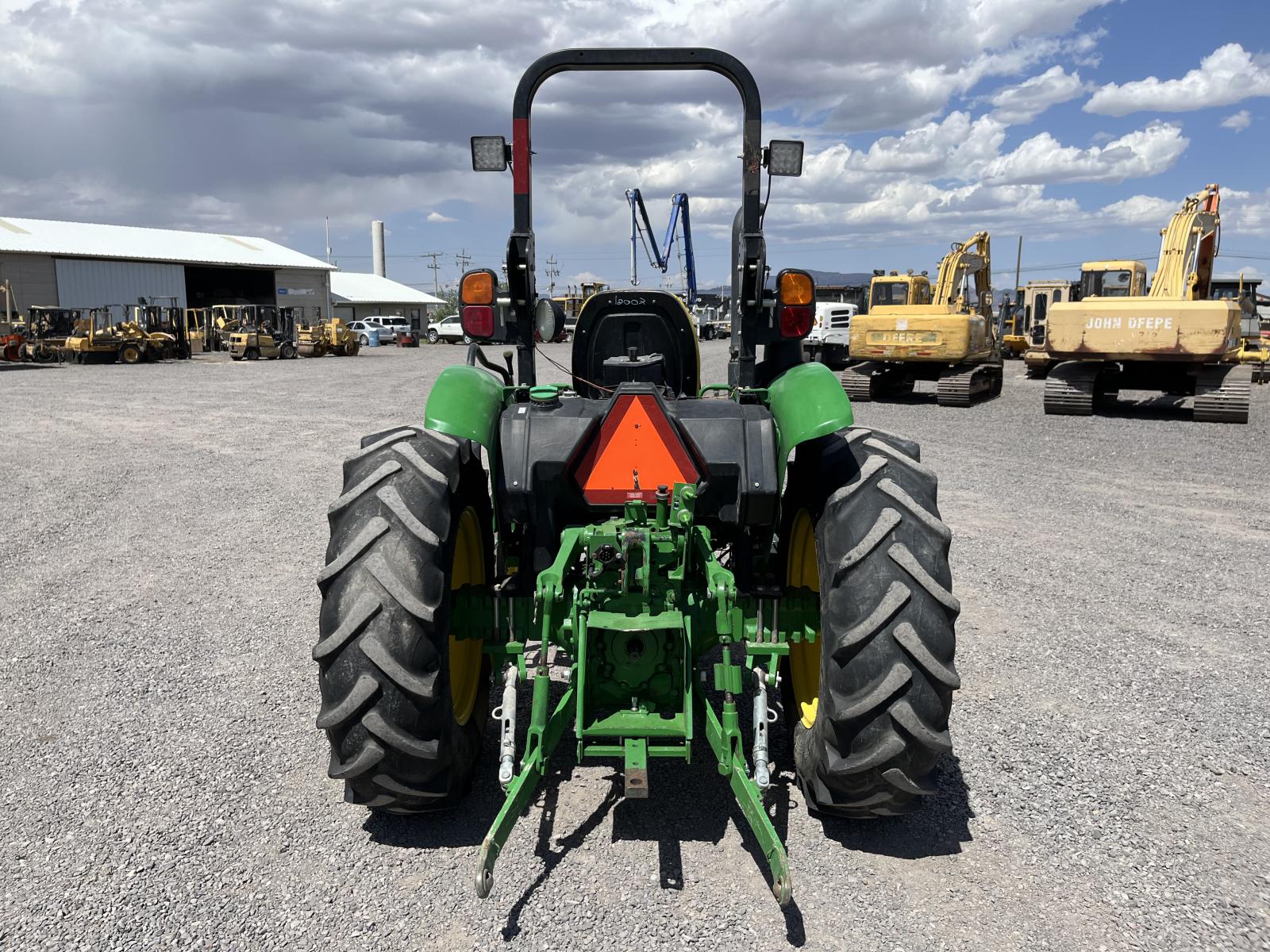 ./imagenes/INVOICE/2019/18007/JOHN DEERE 5055E (17).JPG